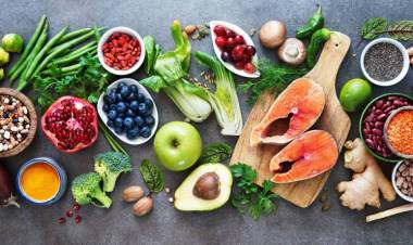 “Superalimentos”: cuáles son, qué beneficios tienen y qué enfermedades pueden prevenir